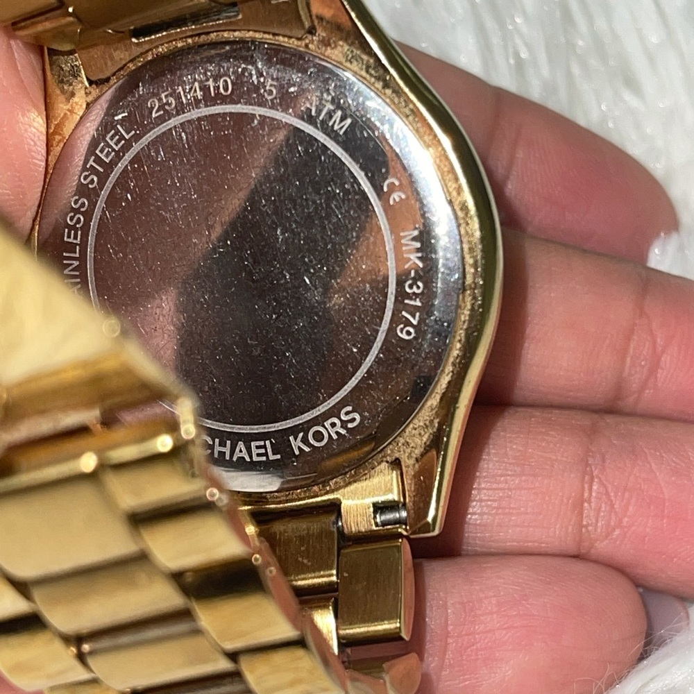 Michael Kors Women's Slim Runway Popular Watch - Picture 4 of 12